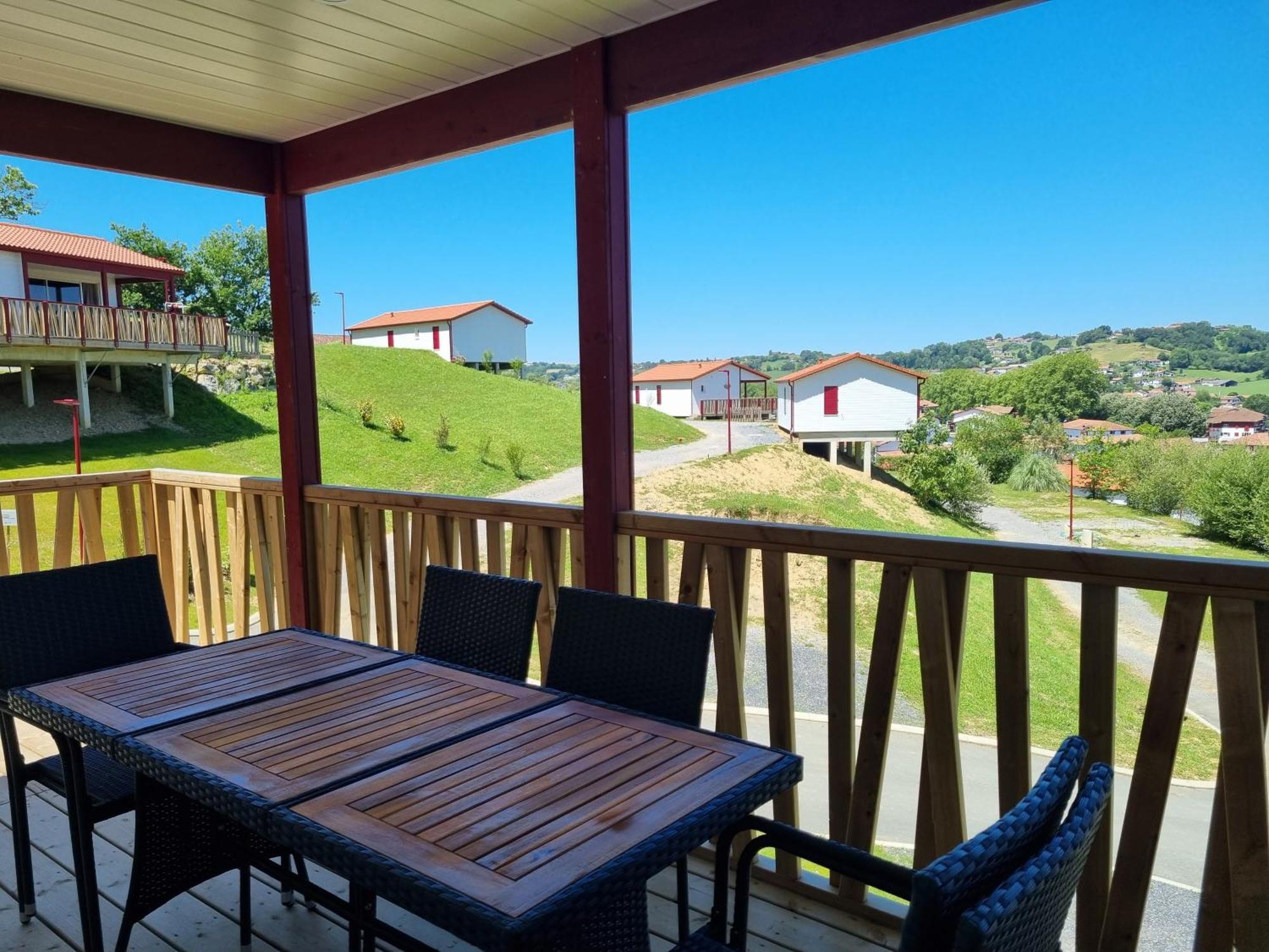 Etxean, De 1 A 6 Personnes Avec Barbecue, Parking Et Piscine Apartment Hasparren